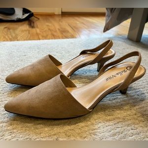 Worn once - Bella Vita Sarah Slingback D’Orsay Pumps in Taupe Suede